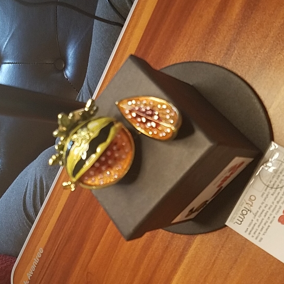 Beautiful Melon Trinket Collectible - Picture 5 of 8